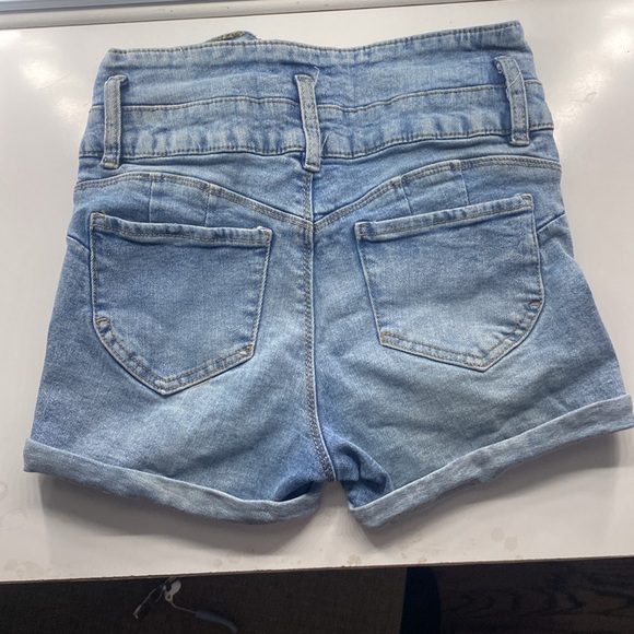 Woman’s blue Jean shorts, Size 00 - Picture 3 of 4